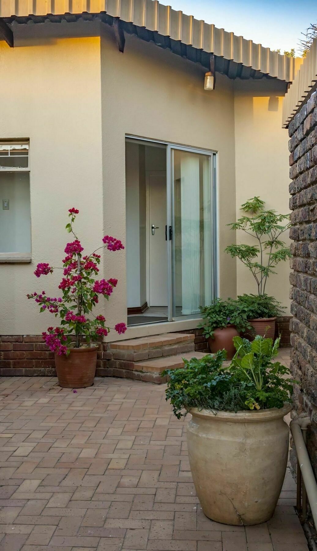 Rest-A-While Guest House - Pretoria Exterior photo