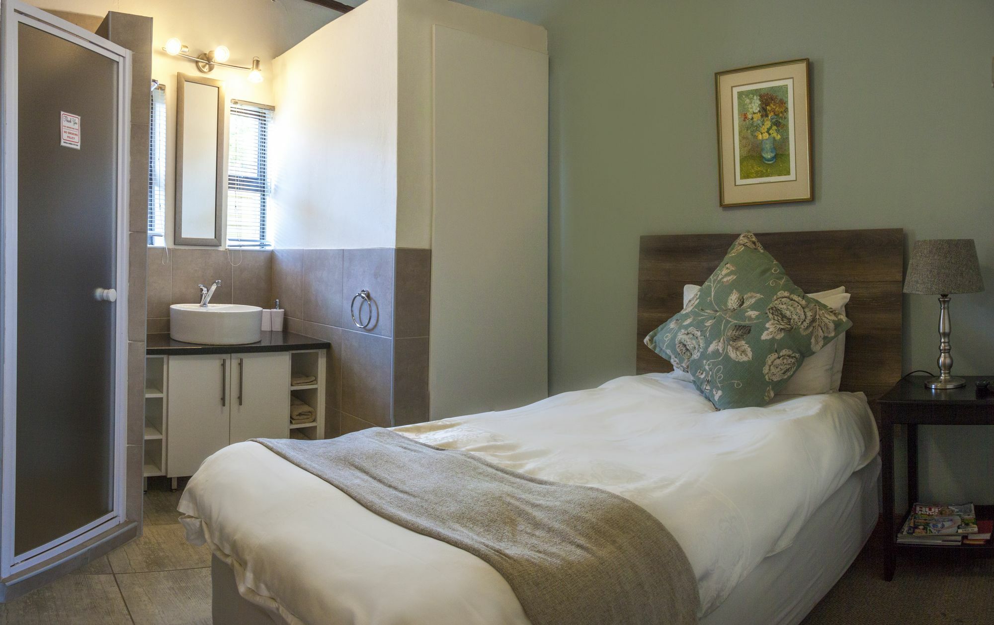 Rest-A-While Guest House - Pretoria Exterior photo