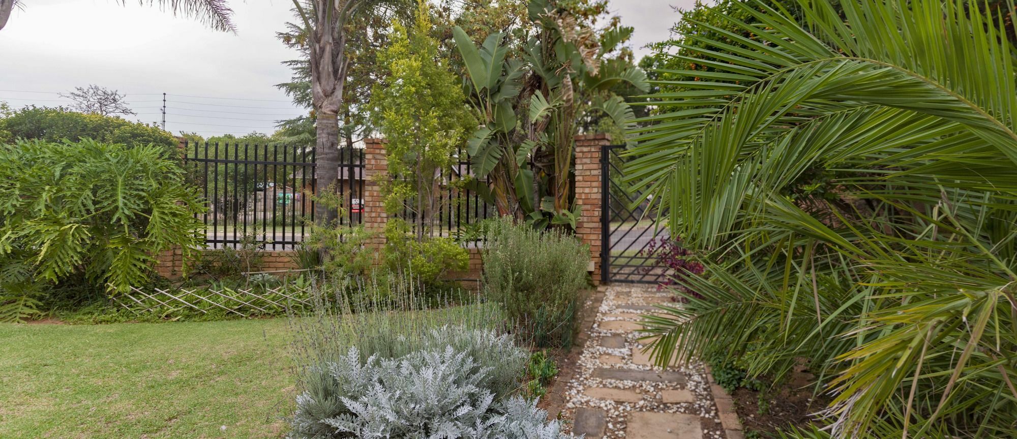 Rest-A-While Guest House - Pretoria Exterior photo